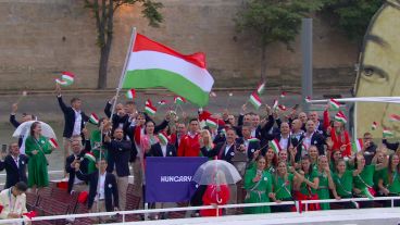 Hajrá, magyarok! Videó: a Szajnán hajózott be a magyar csapat az olimpiára